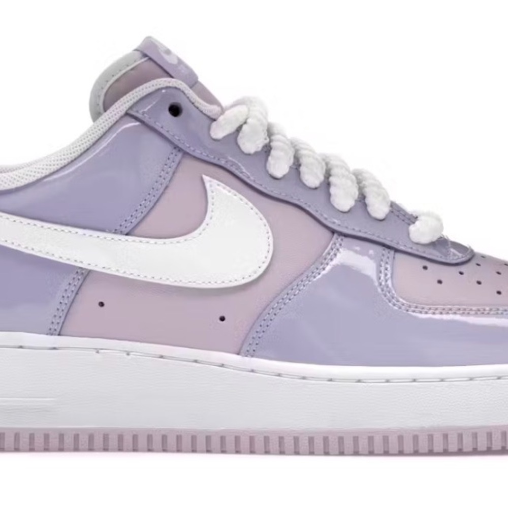 Nike Air Force 1 ‘07 LV8 Low in Hydrangeas Patent and White Women’s 10 NIB - Picture 8 of 13